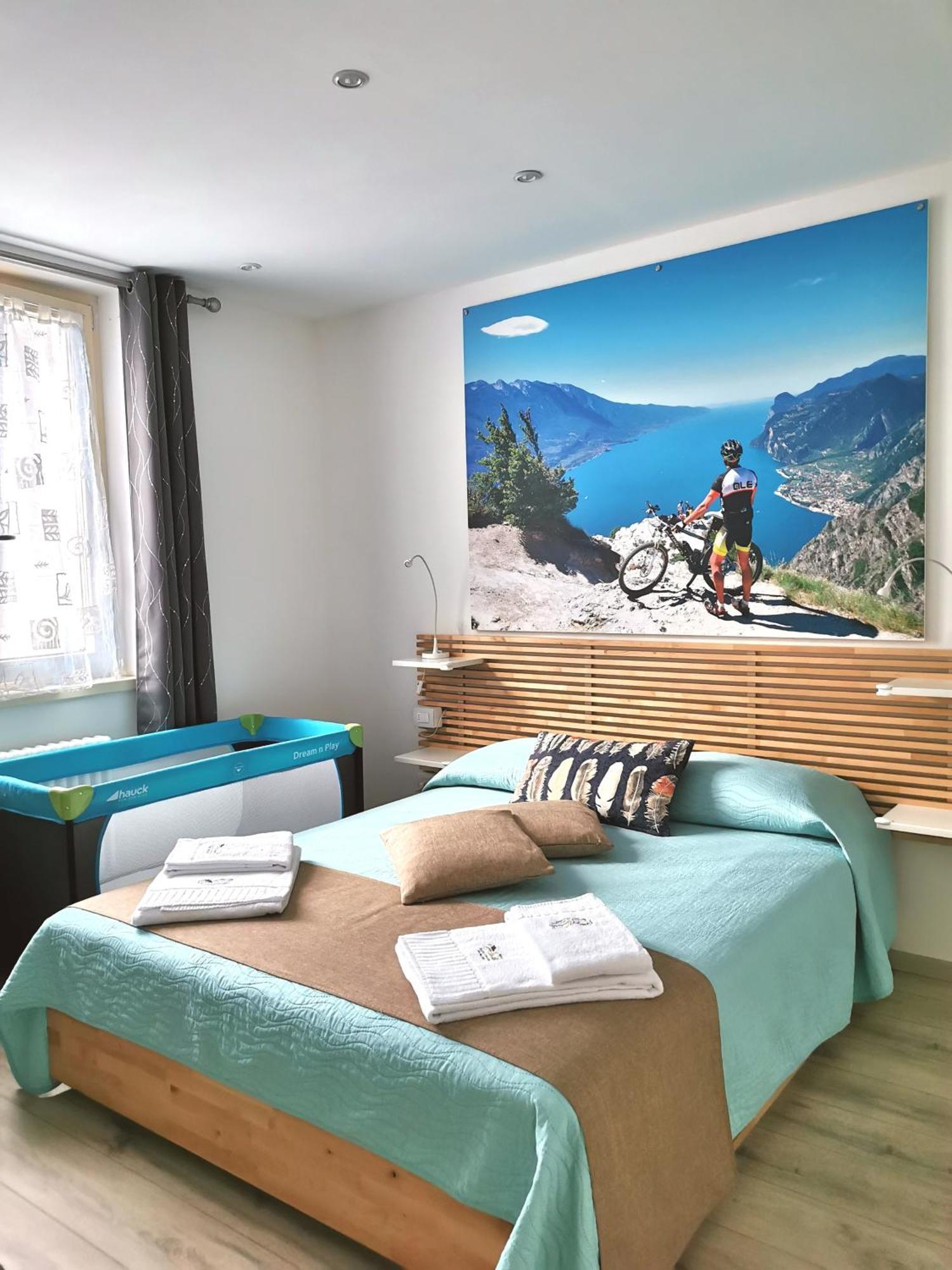 Apartamento Antica Casa Alboletta Riva del Garda Habitación foto